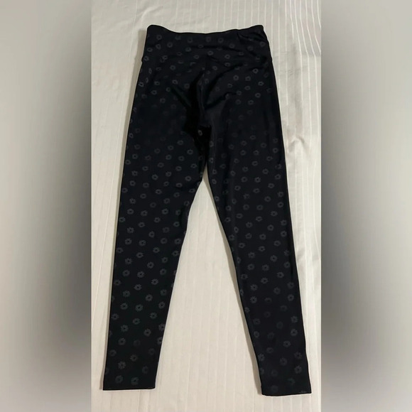 Nanette Lepore Play Black Daisy Leggings Size Medium Q1 - Picture 6 of 11